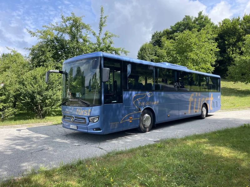 Linienbus mit 55 Sitzplätzen und 22 Stehplätzen / Bild 1