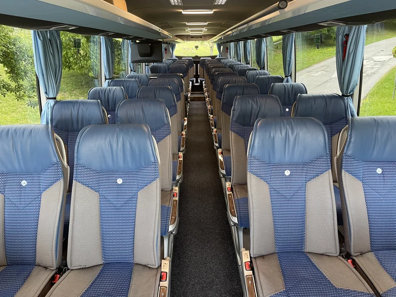 Reisebus mit 44 Sitzplätzen / Bild 2
